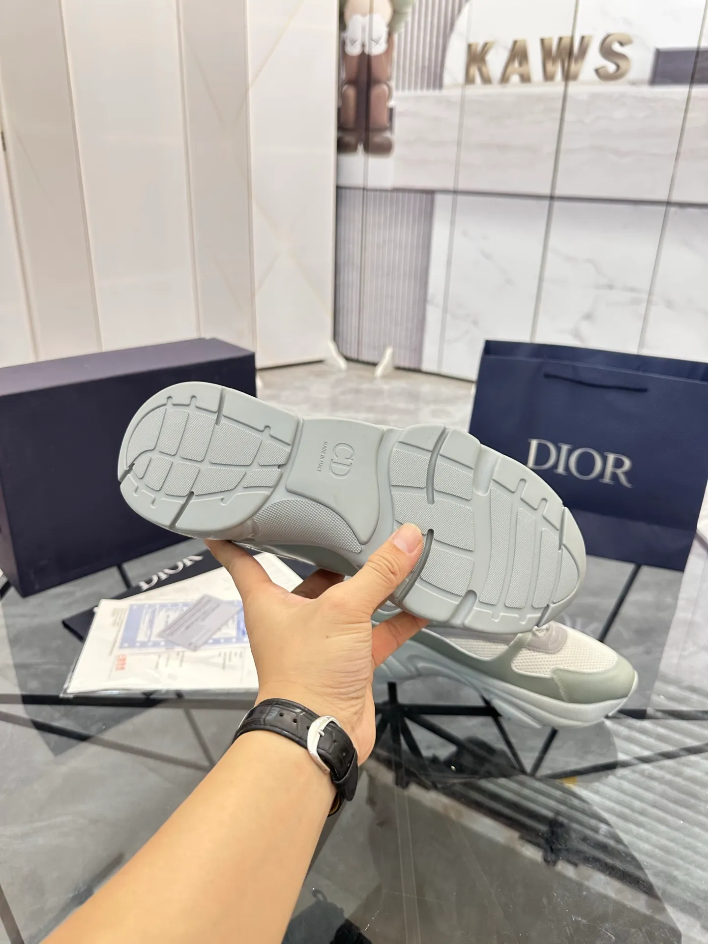 Men's shoes: 💰P460¥ Ready in Guangzhou, fully packaged Product trademark: Dior* "Dior*" low-top casual shoes Regular size: 38-46 (can be customized to 47) B22 Product materials: imported cowhide leather upper spliced ​​with original fabric, breathable lining, original outsole. Number: 920